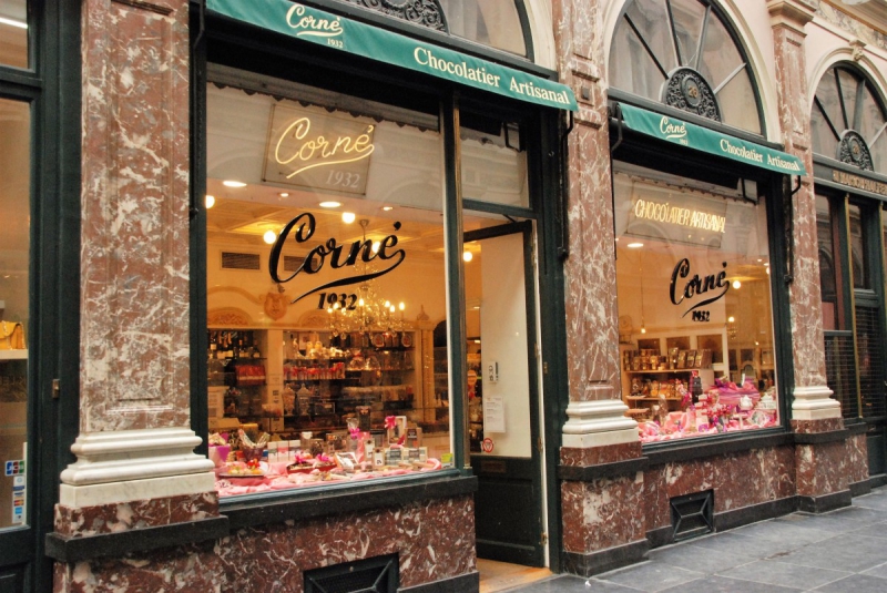 patisserie-BAIROLS-min_chocolate_chocolaterie_shop_luxury_chic_gallery_brussels_belgium-558146